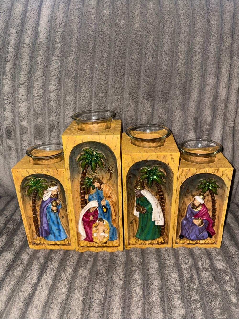 Vintage Romans, Inc. 8pc Nativity Scene with votive or tealight candles #34467